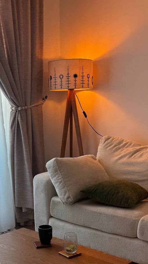 Nikisat Floor Lamp